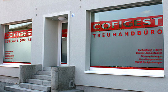 Schaufensterbeschriftung Cofigest Treuhandbüro