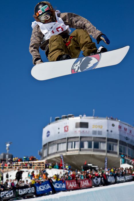 Snowboarder                                       