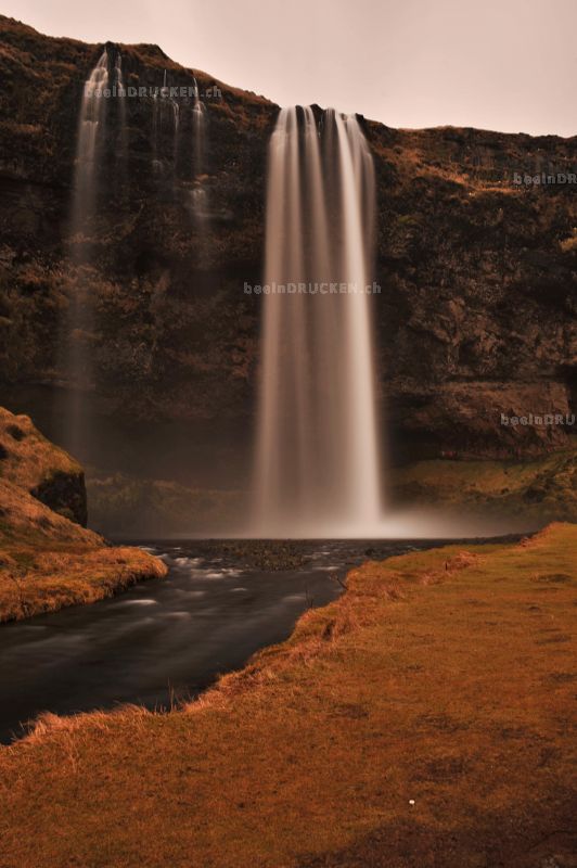 Seljalandsfoss                                    